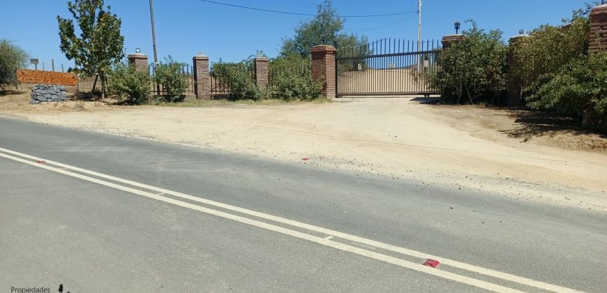 Vendo 2 parcelas con luz.