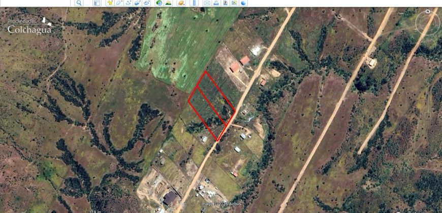 Vendo 2 parcelas con luz.