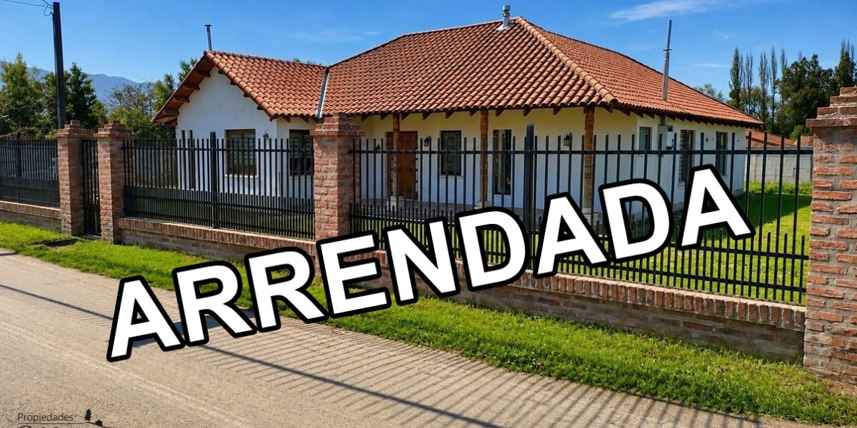 Arriendo hermosa casa.