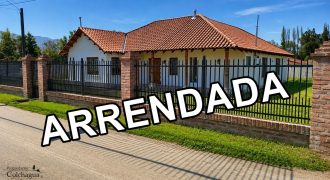 Arriendo hermosa casa.