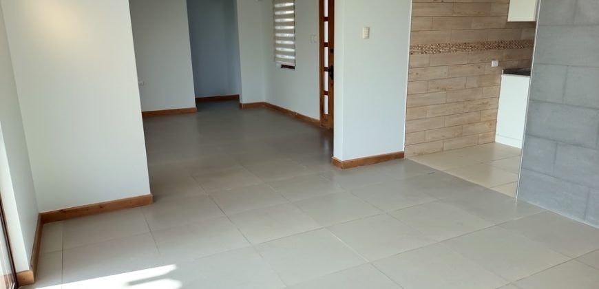 Arriendo hermosa casa.