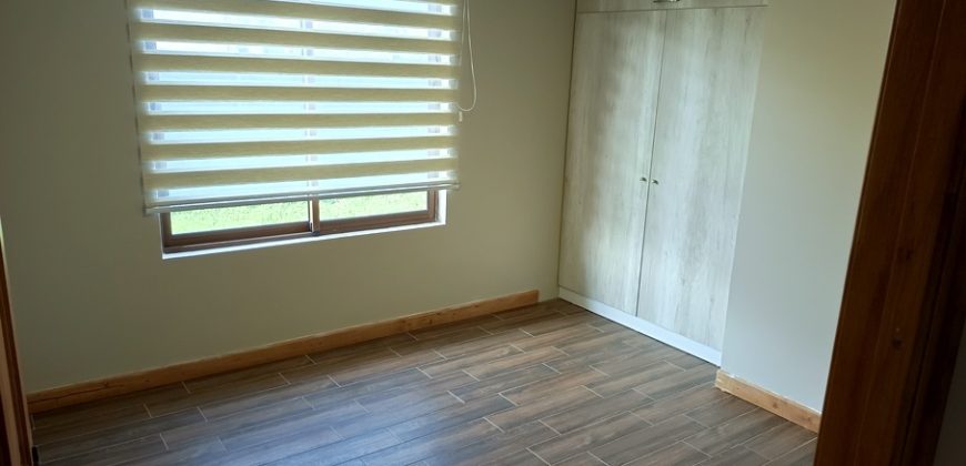Arriendo hermosa casa.