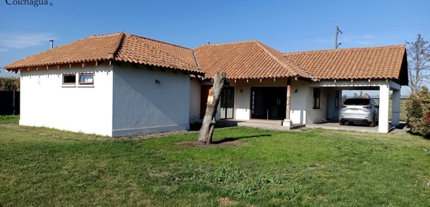 Arriendo hermosa casa.