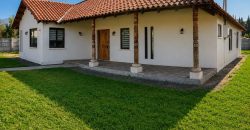 Arriendo hermosa casa.